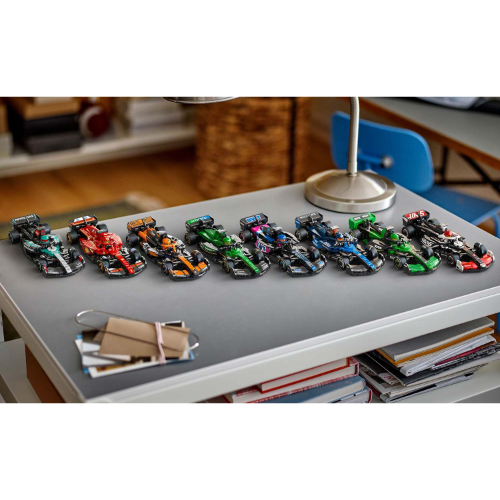LEGO® Williams Racing FW46 F1 Race Car - Image 2
